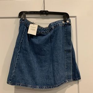 Denim mini skirt size 12 nwt